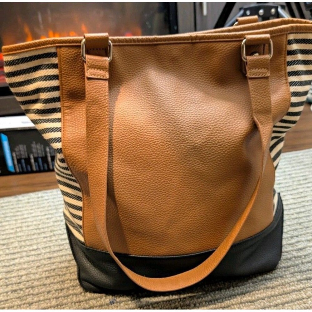 Thirty-One Colorblock Tote in Caramel Charm Pebble & Twill Stripe Bag